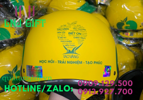 in logo lên mũ bảo hiểm