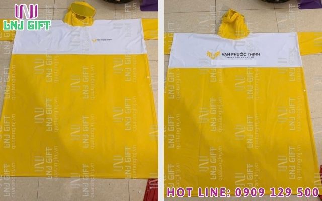 Các yếu tố cấu thành nên giá một chiếc áo mưa thiết kế theo yêu cầu