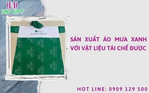 Sản xuất áo mưa xanh với vật liệu tái chế được